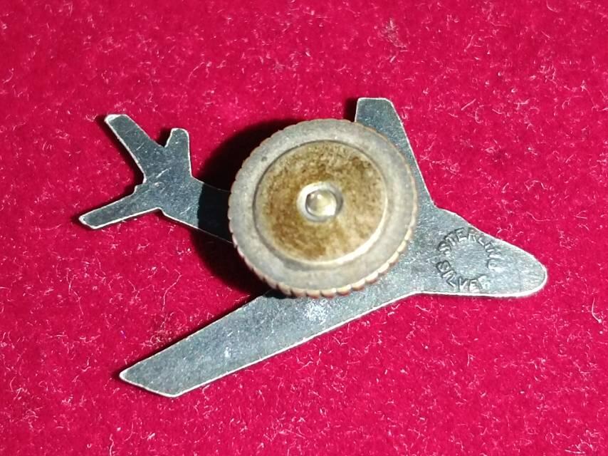 韩战银质徽章纪念章