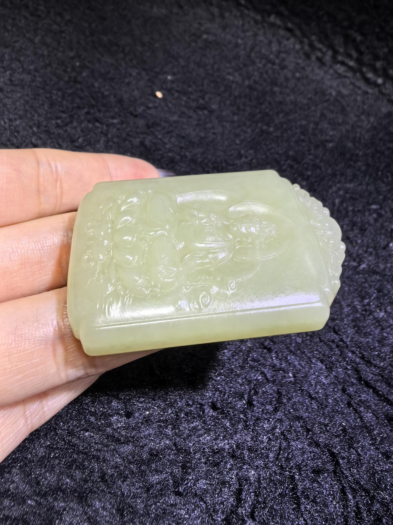 新疆和田黄口料双面精雕观音牌吊坠挂件男款，玉质油润细腻，糯性满满，微结构。5.4cm*3.5cm*1.1cm克重44.5g实物实拍，所见即所得