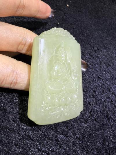 新疆和田黄口料双面精雕观音牌吊坠挂件男款，玉质油润细腻，糯性满满，微结构。5.4cm*3.5cm*1.1cm克重44.5g实物实拍，所见即所得