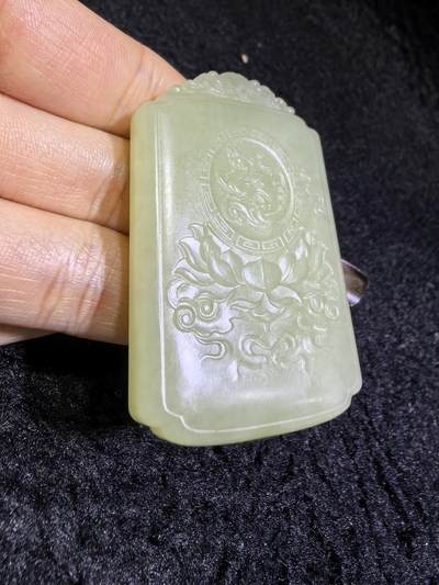 新疆和田黄口料双面精雕观音牌吊坠挂件男款，玉质油润细腻，糯性满满，微结构。5.4cm*3.5cm*1.1cm克重44.5g实物实拍，所见即所得