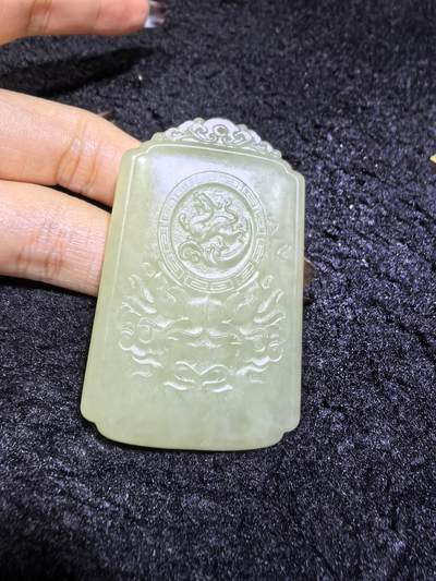 新疆和田黄口料双面精雕观音牌吊坠挂件男款，玉质油润细腻，糯性满满，微结构。5.4cm*3.5cm*1.1cm克重44.5g实物实拍，所见即所得