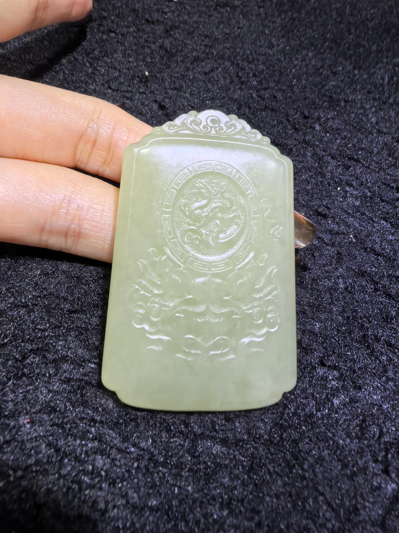 新疆和田黄口料双面精雕观音牌吊坠挂件男款，玉质油润细腻，糯性满满，微结构。5.4cm*3.5cm*1.1cm克重44.5g实物实拍，所见即所得