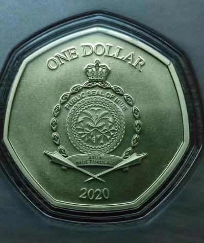 七边形抗疫纪念币