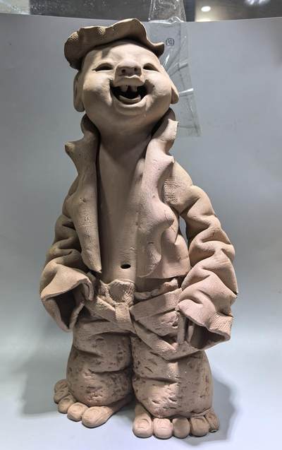 北京宋庄王瑞清大师纯手工创作紫砂福娃摆件，工艺精湛，喜庆活泼，福气常伴。
高34cm*16cm*8cm