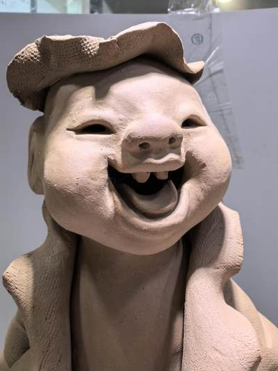 北京宋庄王瑞清大师纯手工创作紫砂福娃摆件，工艺精湛，喜庆活泼，福气常伴。
高34cm*16cm*8cm