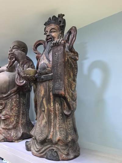 创汇时期，紫砂加彩财神爷摆件，财神爷执掌五方财源，八面聚宝，凡门楣有之，必家宅兴旺。‌高约90cm宽约37cm