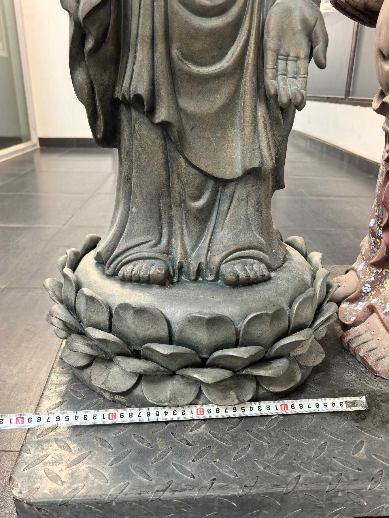 创汇时期，紫砂加铜彩释迦摩尼立像，朴素庄严，救济众生。高约89cm宽约38cm