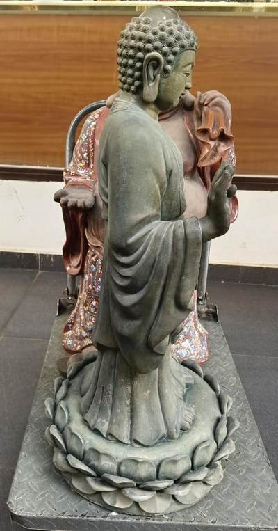 创汇时期，紫砂加铜彩释迦摩尼立像，朴素庄严，救济众生。高约89cm宽约38cm