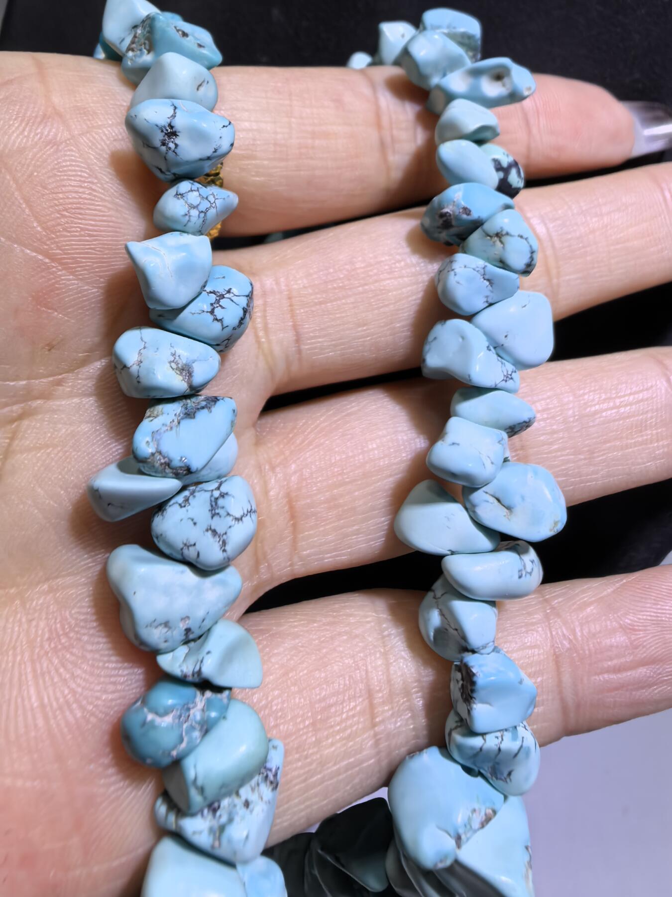 纯天然原矿绿松石随型项链锁骨链女款，佩戴即变色，高瓷高蓝，清新素雅，无优化。克重：49.2g