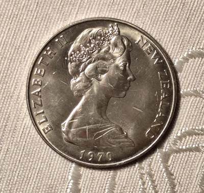 新西兰1970年发行1元库克山纪念币