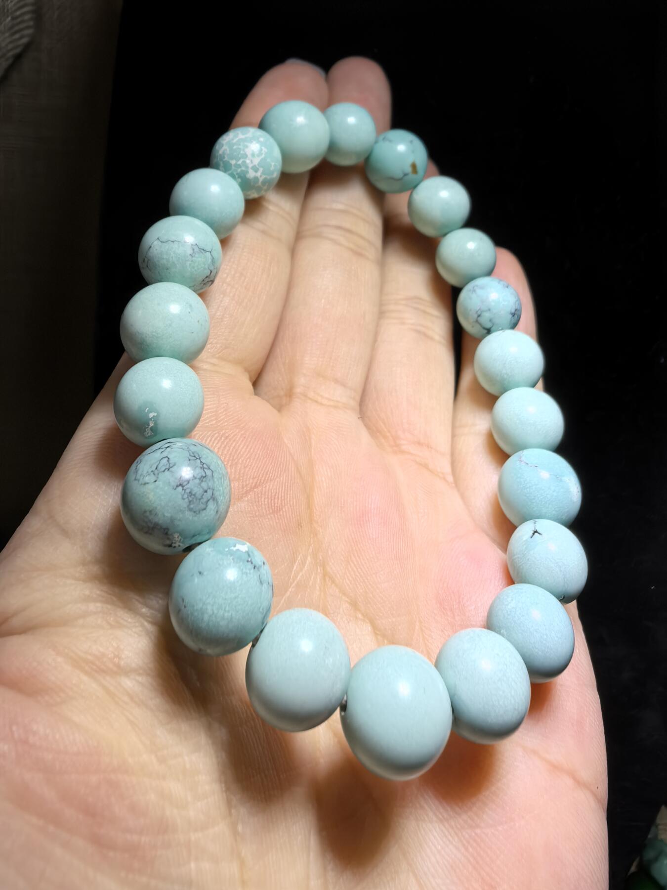 原矿绿松石手串佛珠男女款，清新素雅，可见天然铁线，珠体不规则，1.1cm-0.9cm克重：22.8g