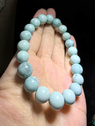 原矿绿松石手串佛珠男女款，清新素雅，可见天然铁线，珠体不规则，1.1cm-0.9cm克重：22.8g
