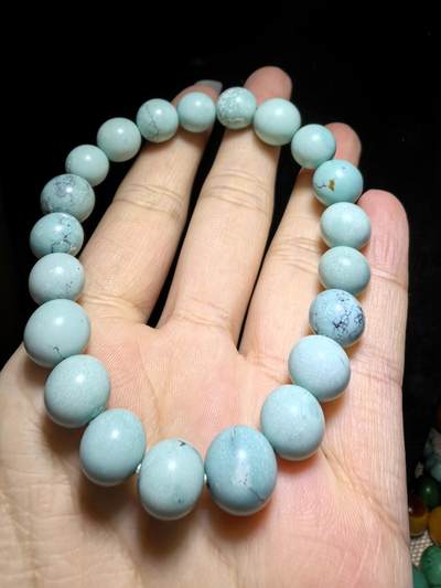 原矿绿松石手串佛珠男女款，清新素雅，可见天然铁线，珠体不规则，1.1cm-0.9cm克重：22.8g