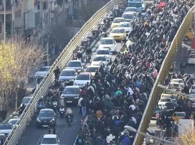 丧钟为谁而鸣--伊朗2000年100里亚尔硬币（伊玛目礼萨圣陵版）