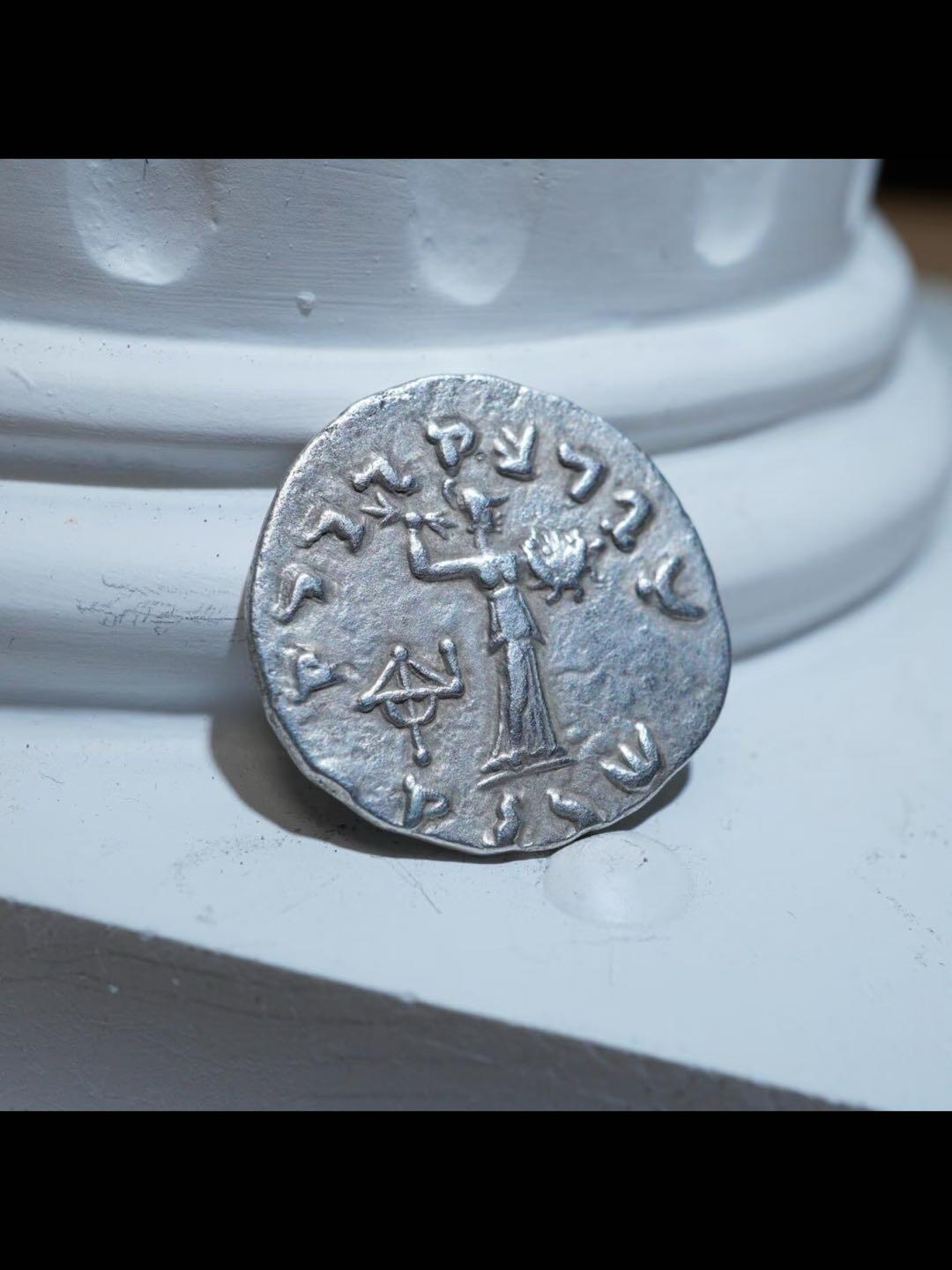 米南德一世银币