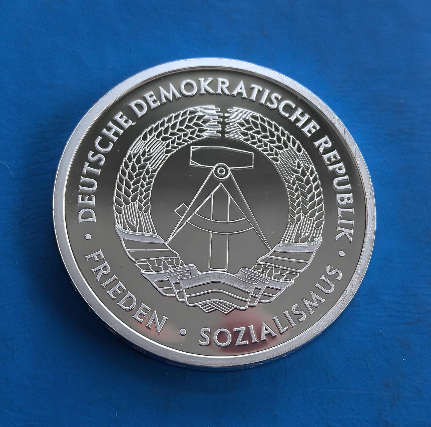 东德1979 年爱因斯坦诞辰百年精制纪念章