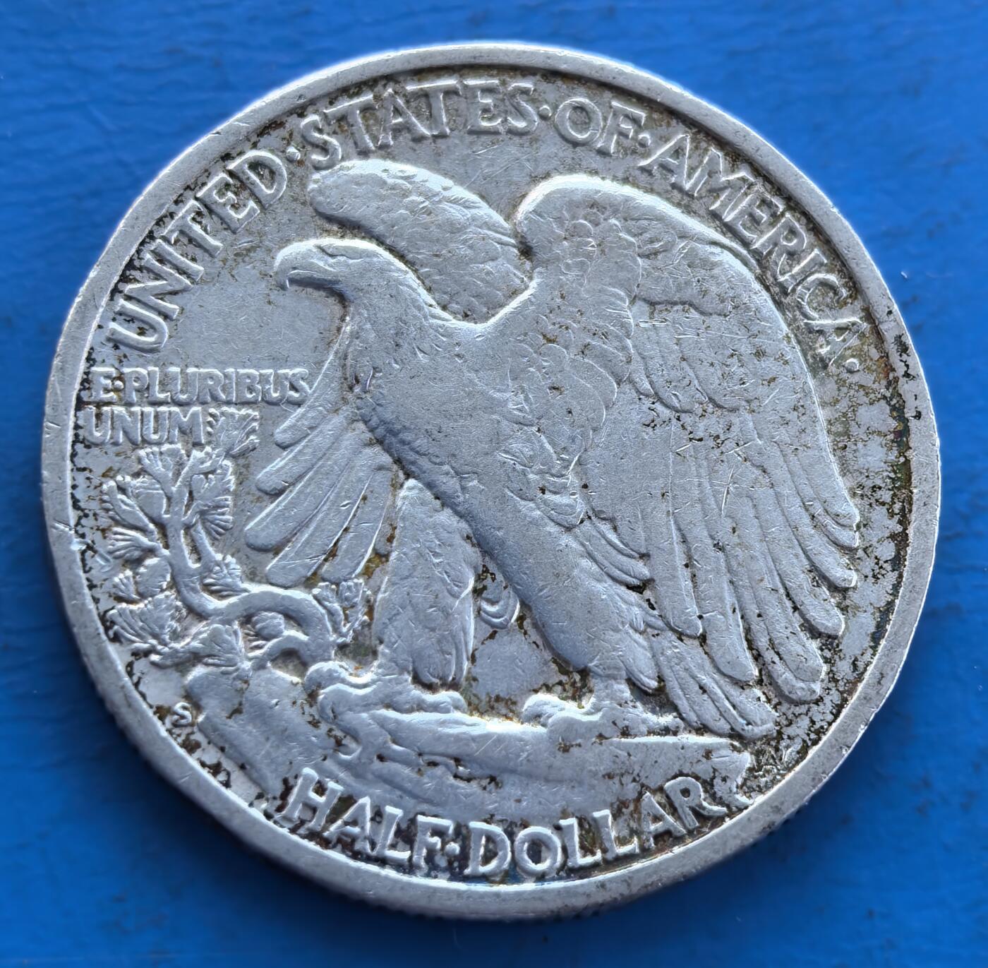 极美品略带彩1942 年美国行走自由半美元银币