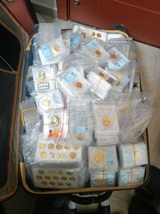 梅花评级几百个，砸手里好几年了。感觉有点占地方了！