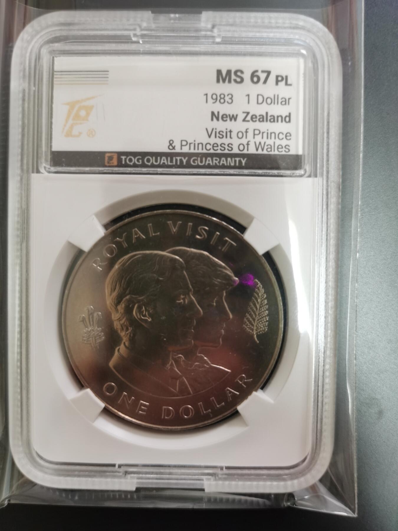 两枚新西兰纪念币