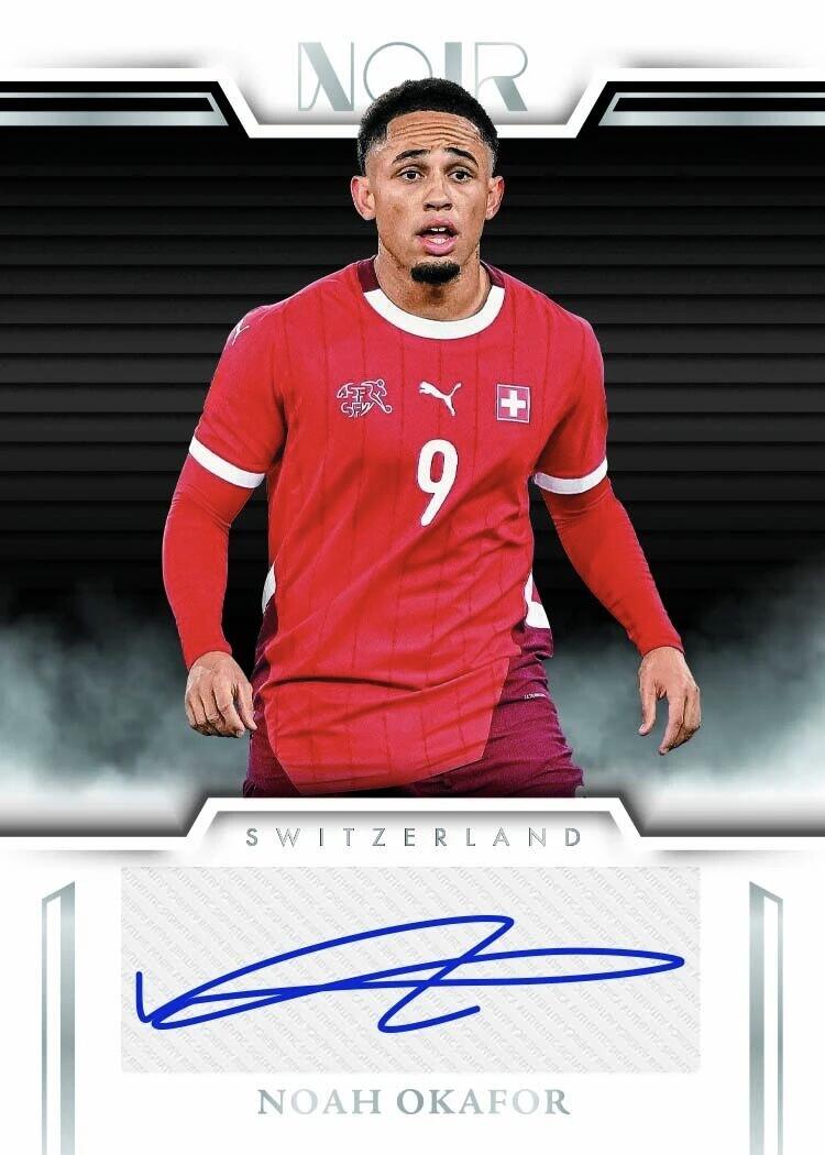 2025-26帕尼尼 Noir 国际足联世界杯足球卡