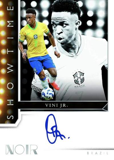 2025-26帕尼尼 Noir 国际足联世界杯足球卡