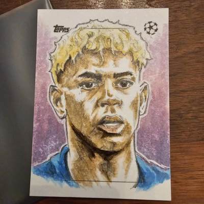 梅西金框手绘卡选图公布！25/26 TOPPS UCC欧战多款卡种选图亮相