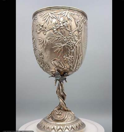 清末外销银梅花纹双龙盘底奖杯