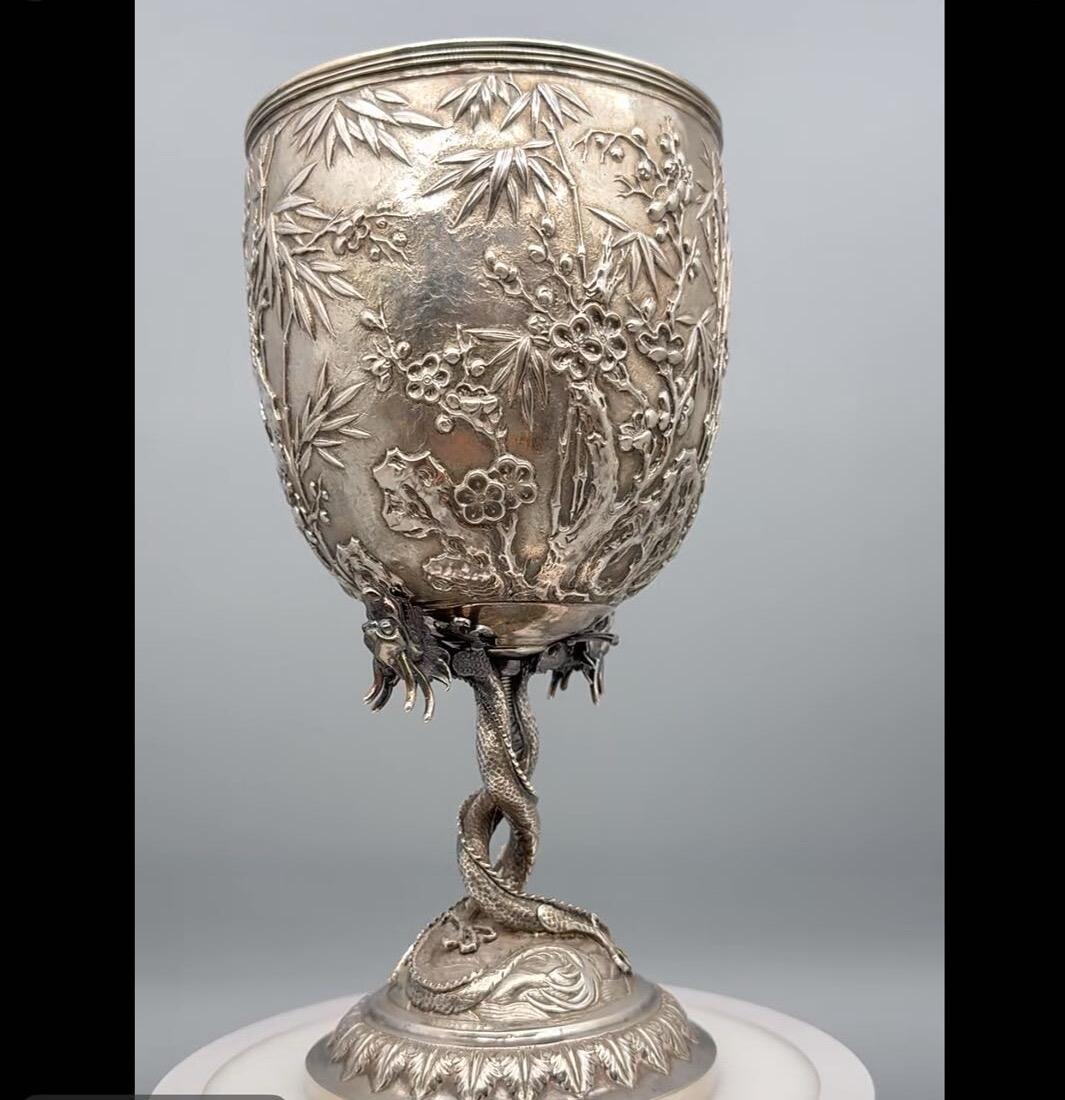 清末外销银梅花纹双龙盘底奖杯