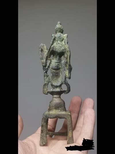 唐代铜鎏金板凳佛