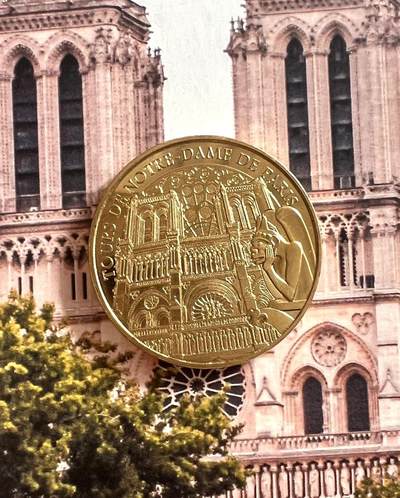 巴黎圣母院纪念章～