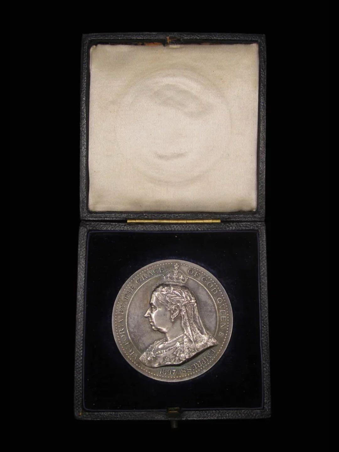 1897年维多利亚高冠披纱女王像/科学艺术银章