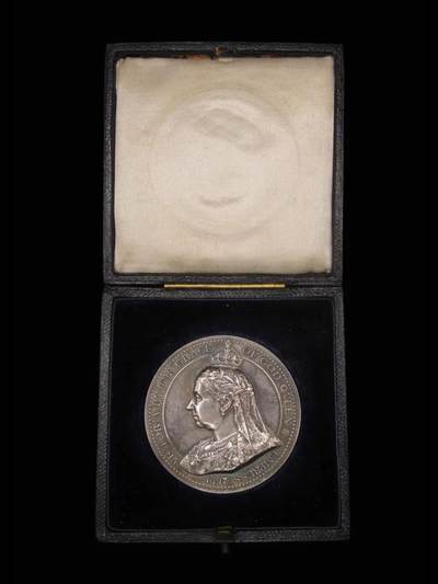 1897年维多利亚高冠披纱女王像/科学艺术银章
