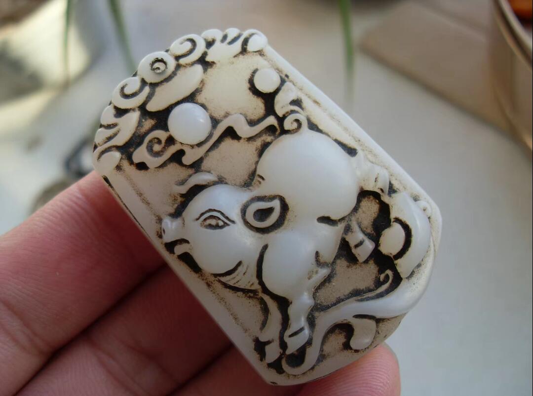 乡下收来老玉牌子，年代久远，有包浆！！