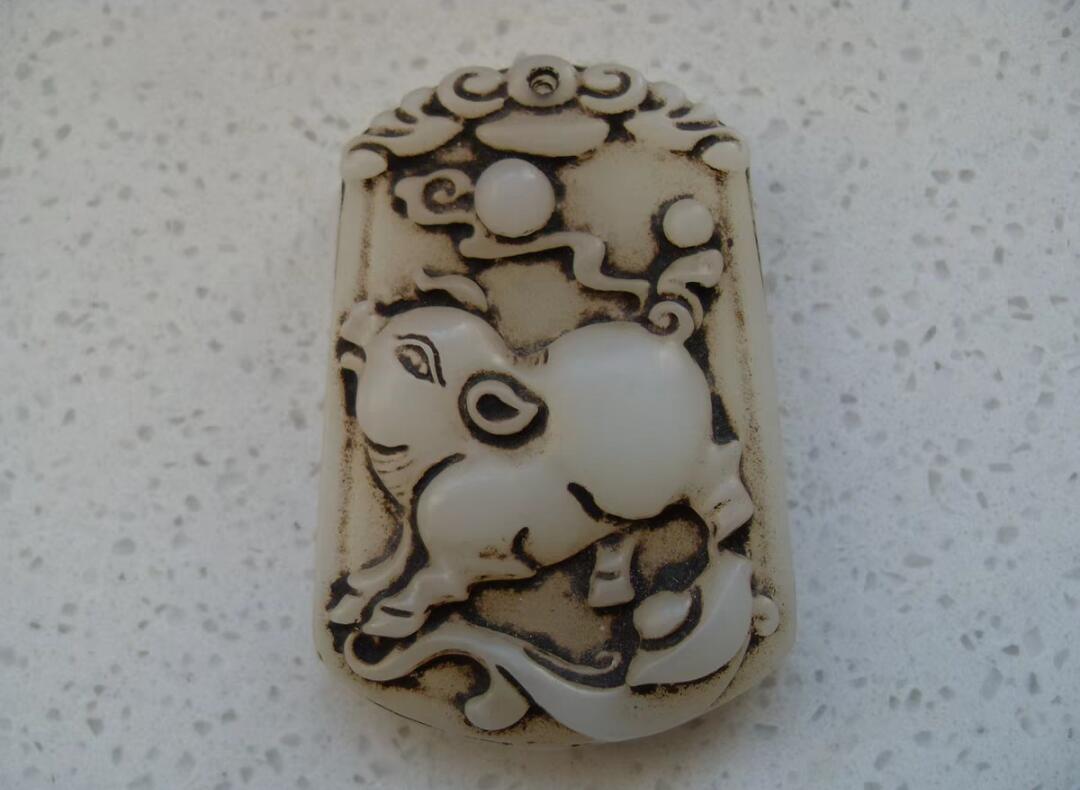 乡下收来老玉牌子，年代久远，有包浆！！