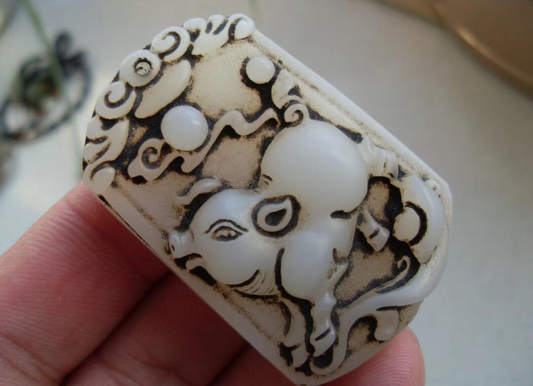 乡下收来老玉牌子，年代久远，有包浆！！