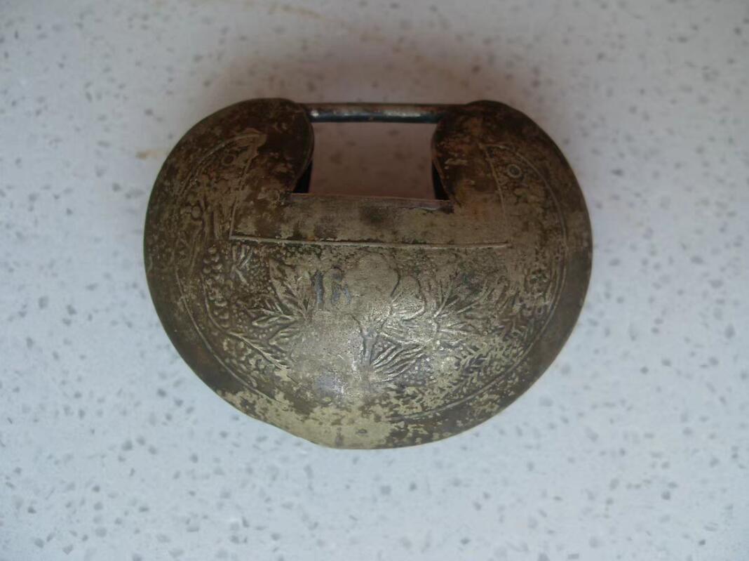 老白铜长命百岁锁！！