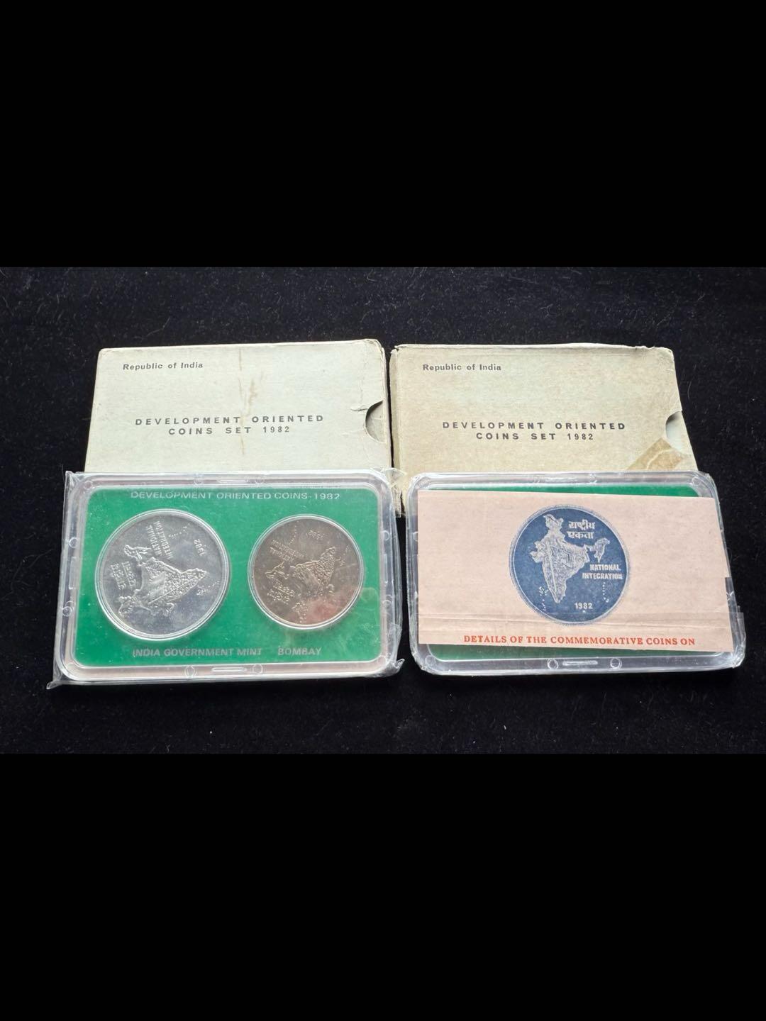 印度1982年2枚套纪念币