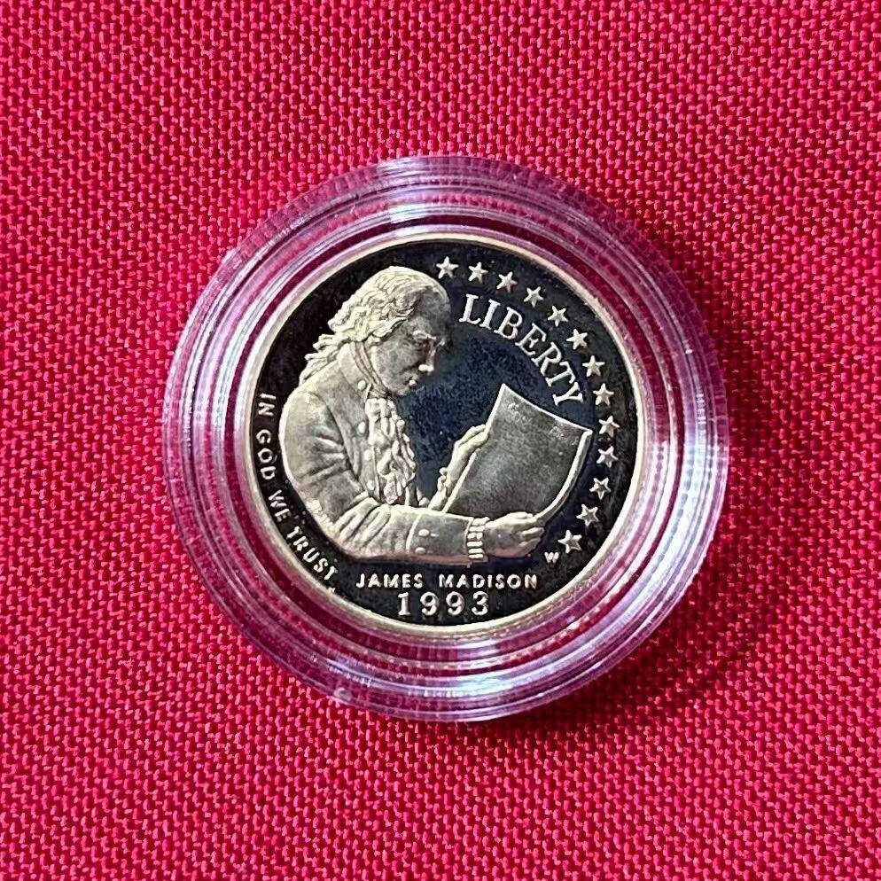 1993年美国发行的《权利法案》纪念三枚精制套币