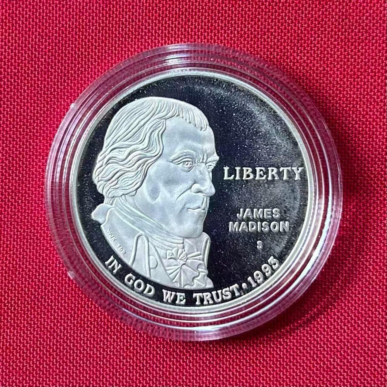 1993年美国发行的《权利法案》纪念三枚精制套币