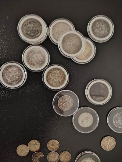 银元，摩根大量通走