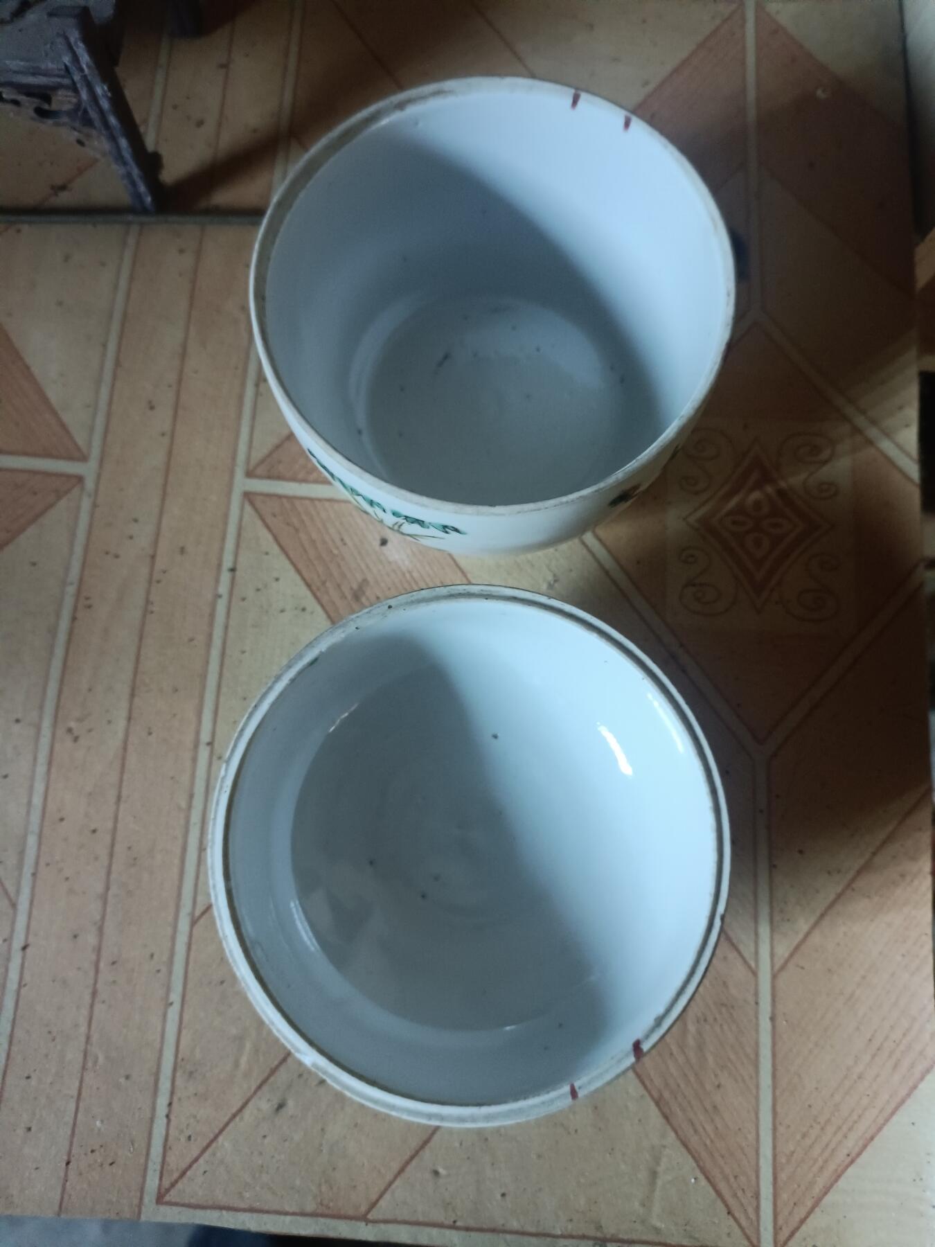 晚清民国时期瓷器，粉彩四季花卉纹糖果罐子，保存完整。