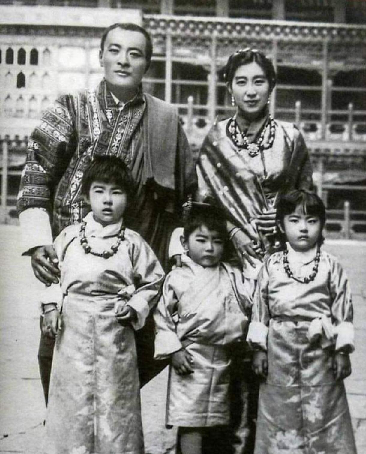 不丹吉祥八宝幸运币