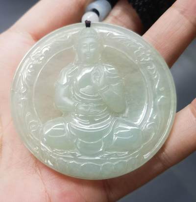 纯天然A货翡翠，大日如来佛牌吊坠挂件男款，冰透水润，料足！尺寸:53mm*7mm