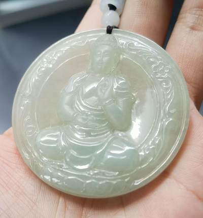 纯天然A货翡翠，大日如来佛牌吊坠挂件男款，冰透水润，料足！尺寸:53mm*7mm