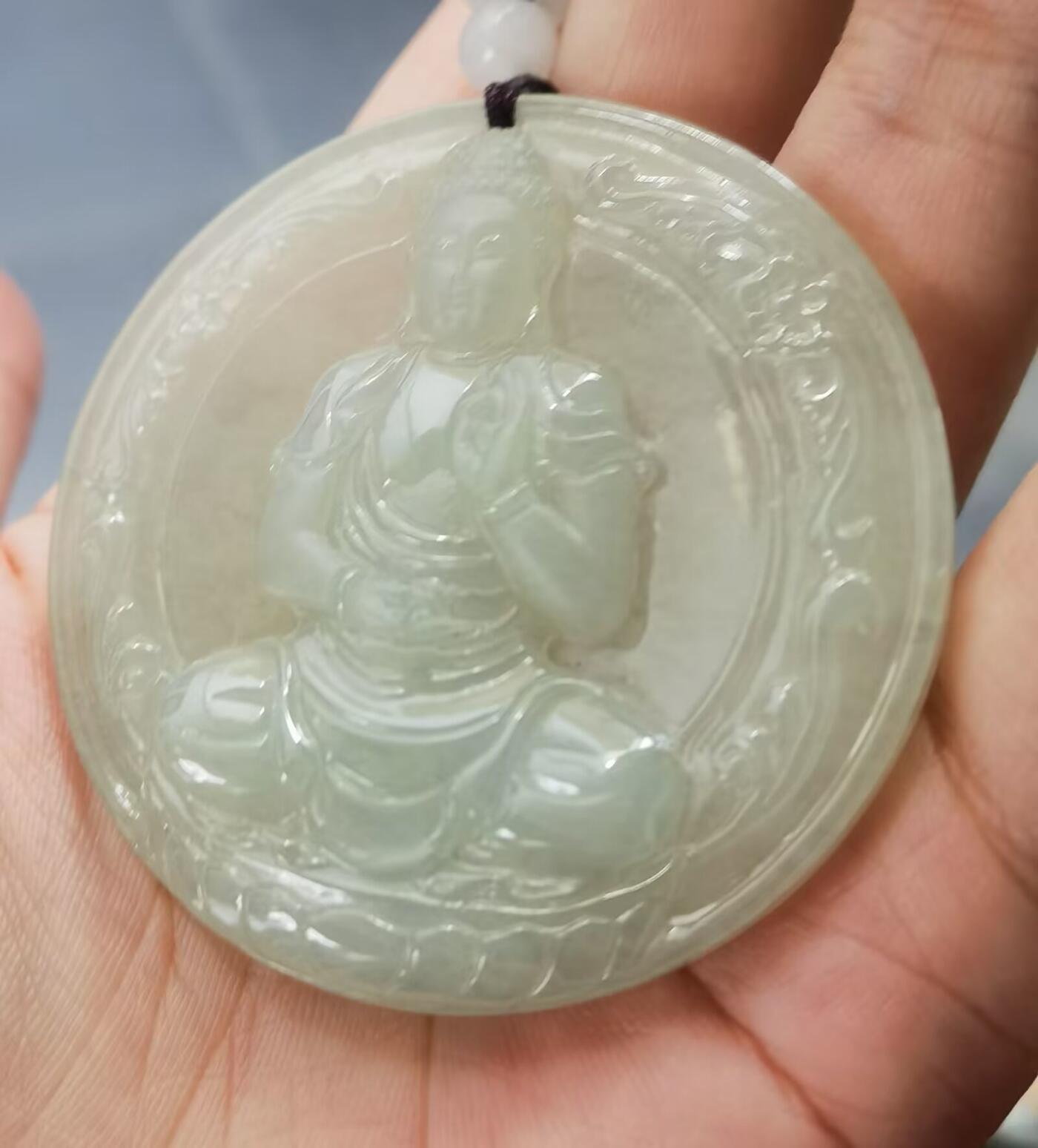 纯天然A货翡翠，大日如来佛牌吊坠挂件男款，冰透水润，料足！尺寸:53mm*7mm