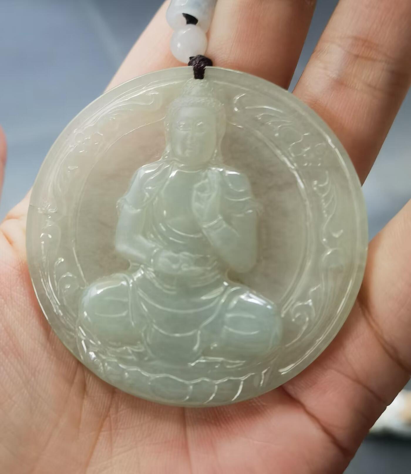 纯天然A货翡翠，大日如来佛牌吊坠挂件男款，冰透水润，料足！尺寸:53mm*7mm