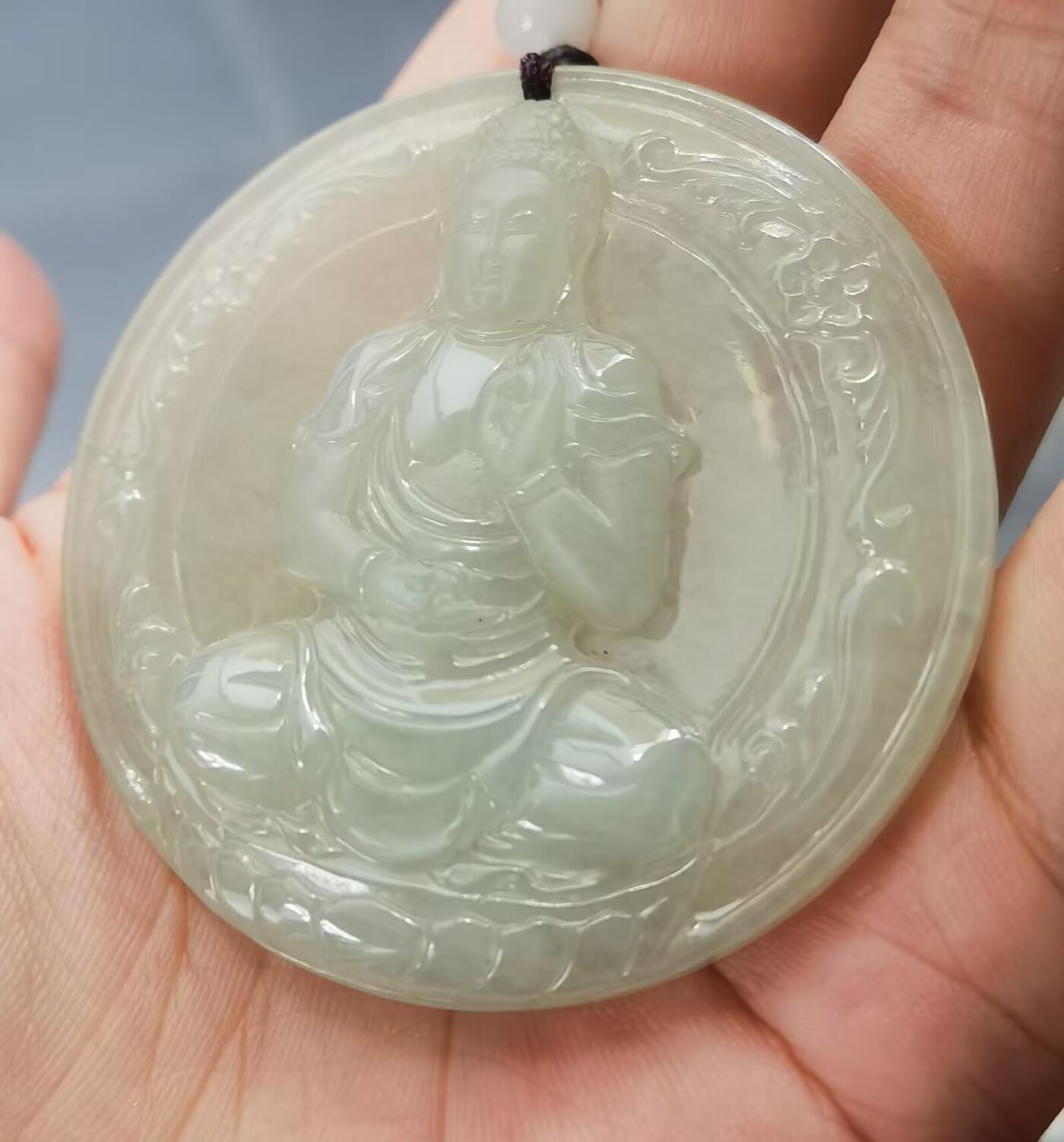 纯天然A货翡翠，大日如来佛牌吊坠挂件男款，冰透水润，料足！尺寸:53mm*7mm