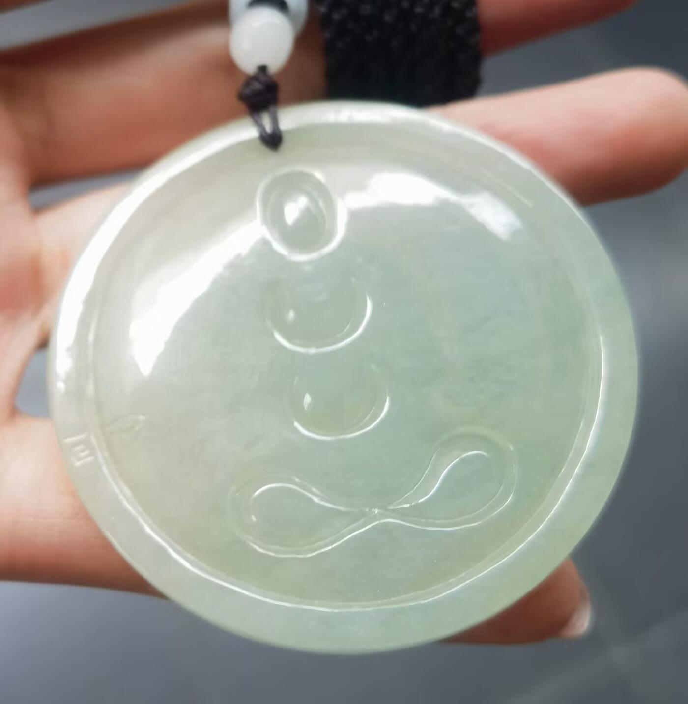 纯天然A货翡翠，大日如来佛牌吊坠挂件男款，冰透水润，料足！尺寸:53mm*7mm