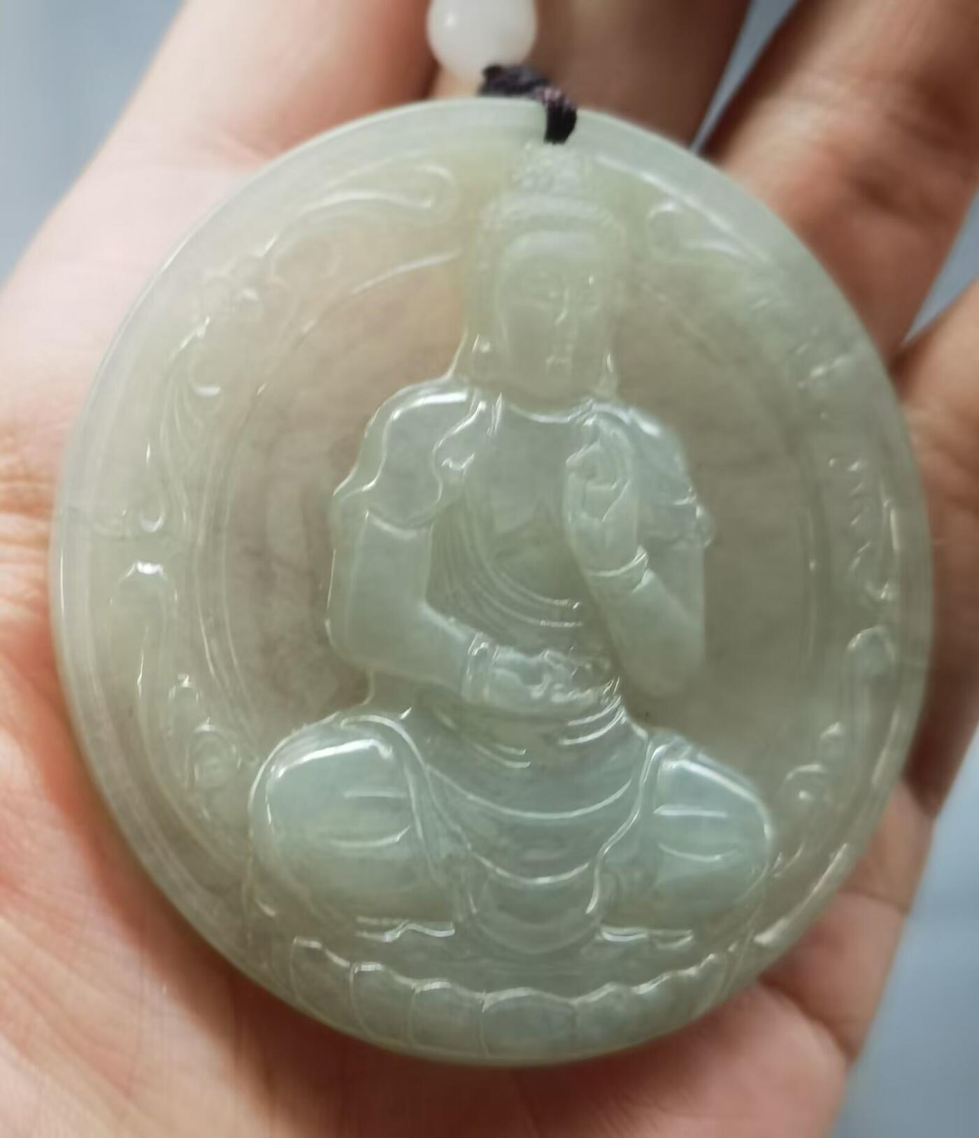 纯天然A货翡翠，大日如来佛牌吊坠挂件男款，冰透水润，料足！尺寸:53mm*7mm