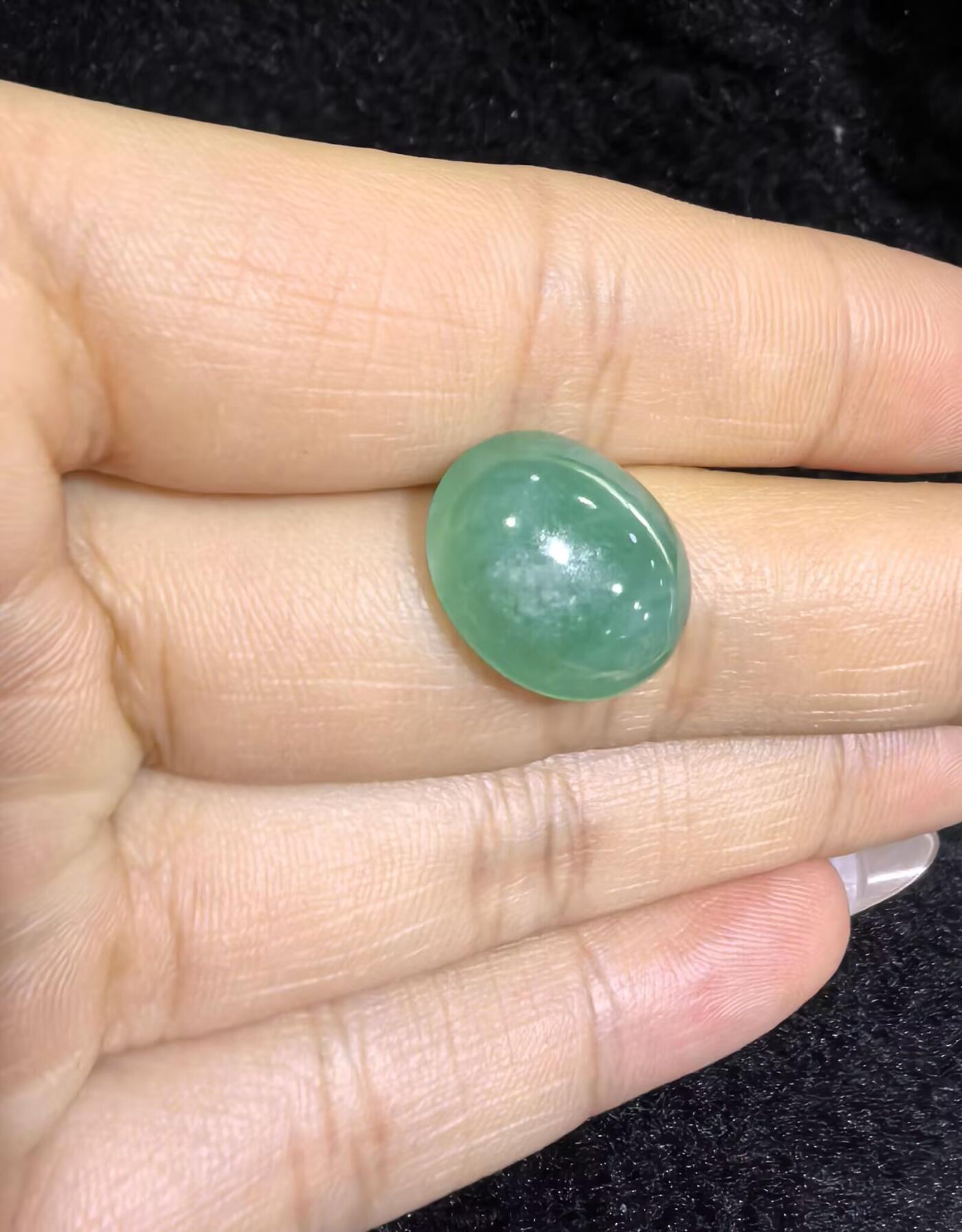 纯天然A货老坑料女款戒面，色泽浓郁，水润沉稳，微棉，可代镶金银。实物实拍，无任何滤镜，所见即所得。裸石尺寸:1.5cm*1.2cm捡漏从速，超高性价比